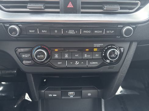 Used 2022 Kia Niro EX w/ Cold Weather Package image 29