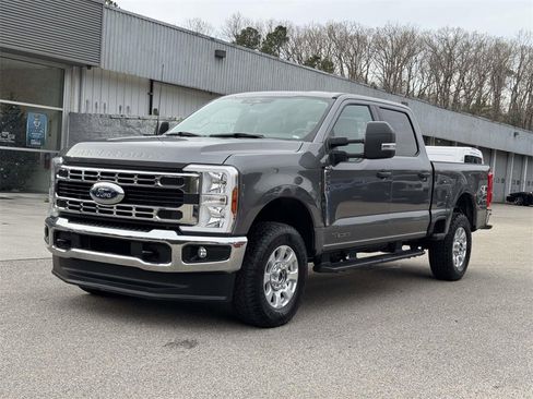 Used 2024 Ford F250 XLT image 23