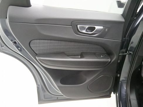 Certified 2023 Volvo XC60 B5 Core AWD/4WD image 19