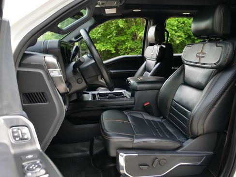 Used 2024 Ford F250 Platinum AWD/4WD image 3