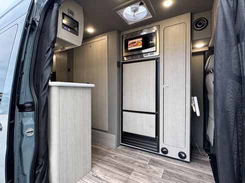 Used 2023 Mercedes-Benz Sprinter 3500 w/ Parking Package image 42