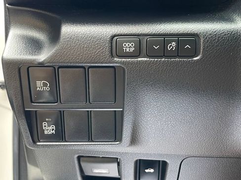 Used 2018 Lexus IS 300 AWD image 13