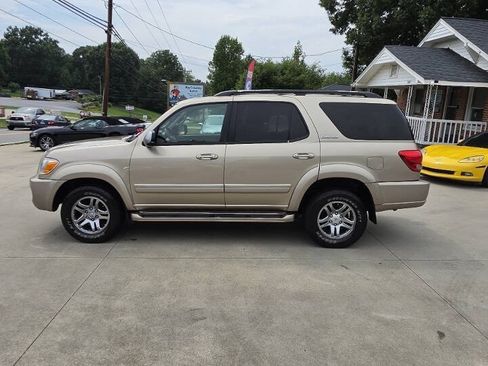 Used 2007 Toyota Sequoia Limited RWD image 3