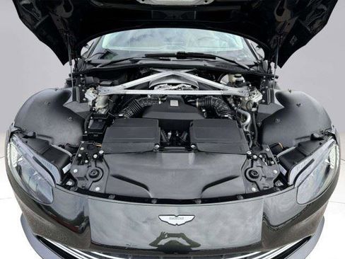 Used 2022 Aston Martin V8 Vantage Roadster RWD image 50