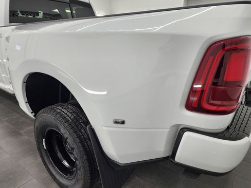 Used 2025 RAM 3500 Laramie image 33