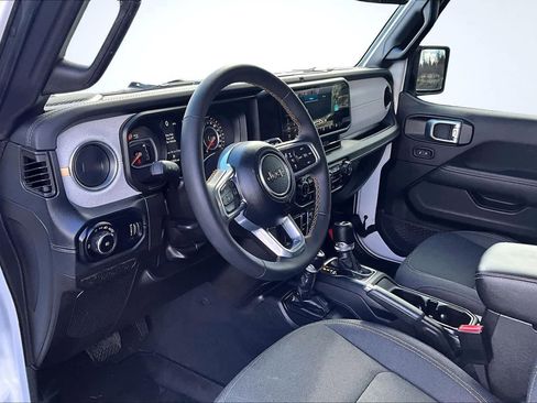 Used 2024 Jeep Wrangler Sahara image 2