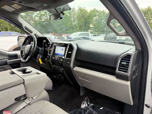 Used 2015 Ford F150 XLT w/ Equipment Group 302A Luxury AWD/4WD image 16