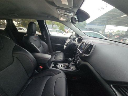 Used 2022 Jeep Cherokee Trailhawk w/ Premium Leather Package AWD/4WD image 6