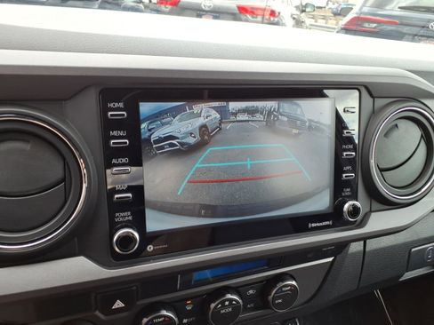 Certified 2023 Toyota Tacoma TRD Off-Road AWD/4WD image 19