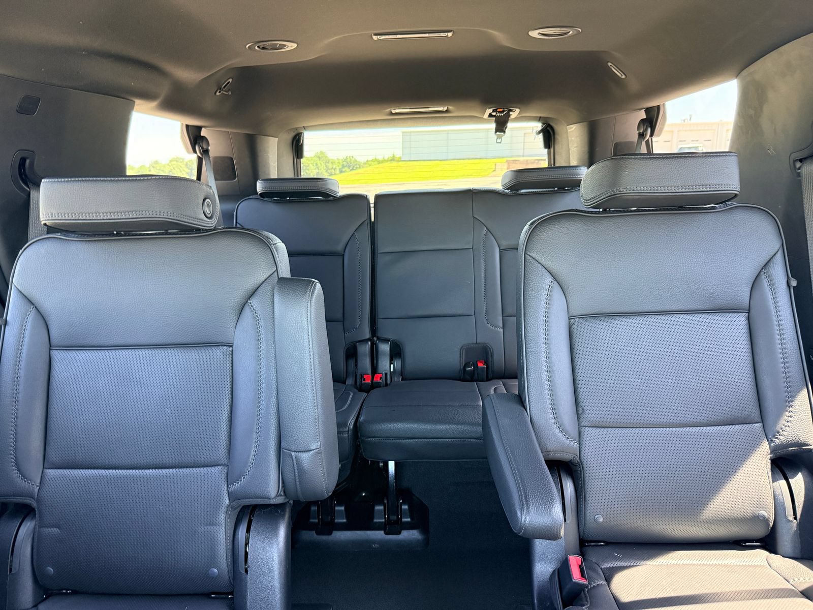 Used 2025 GMC Yukon Denali AWD/4WD image 19