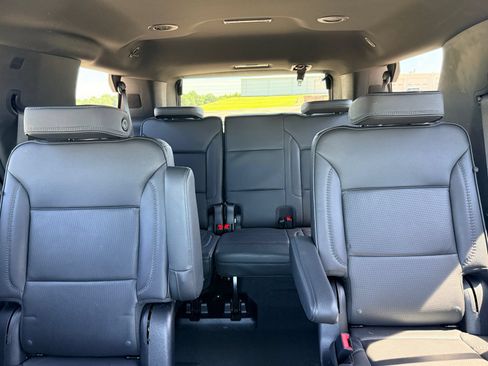 Used 2025 GMC Yukon Denali AWD/4WD image 19