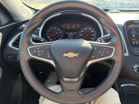 Used 2023 Chevrolet Malibu LT image 32