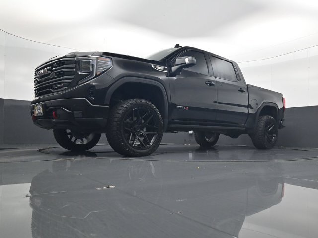 Used 2025 GMC Sierra 1500 AT4 w/ AT4 Premium Package AWD/4WD image 21