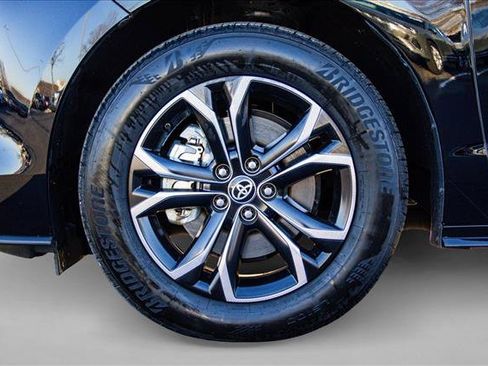 Used 2025 Toyota Sienna Platinum image 9