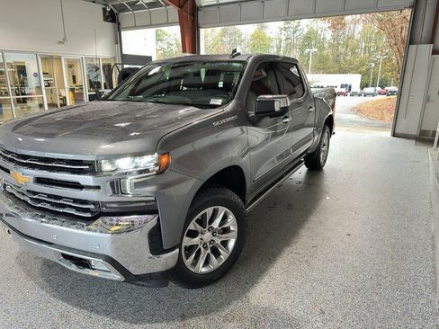 Used 2020 Chevrolet Silverado 1500 LTZ w/ LTZ Premium Package image 11