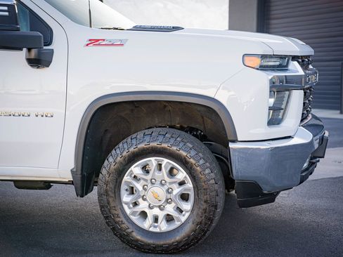 Used 2023 Chevrolet Silverado 2500 LT w/ Convenience Package image 5