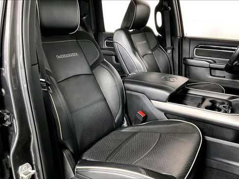 Used 2022 RAM 3500 Laramie w/ Night Edition image 7