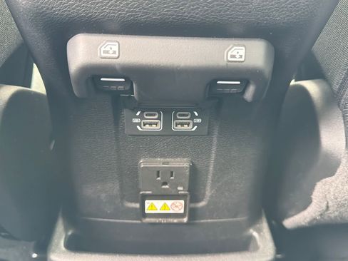 Used 2024 Jeep Wrangler Unlimited Sahara AWD/4WD image 22