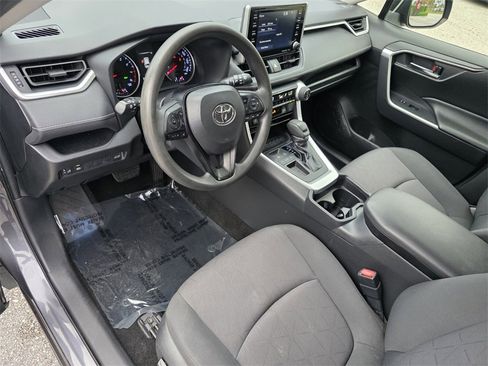 Used 2019 Toyota RAV4 XLE image 10