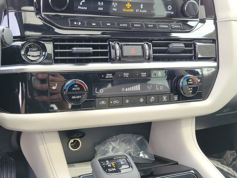 Used 2025 Nissan Pathfinder SL w/ SL Premium Package image 27