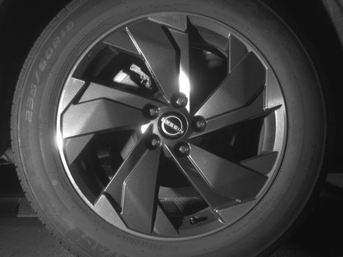 Used 2025 Nissan Rogue SV image 15