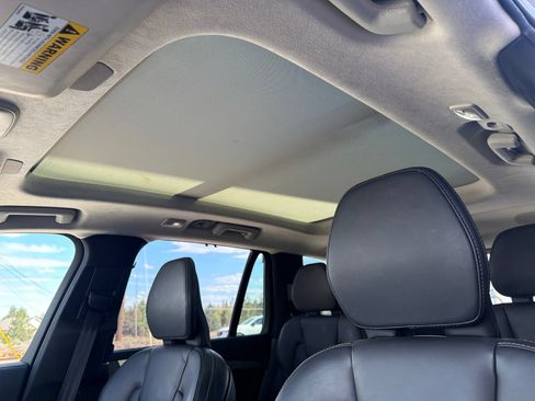 Used 2023 Volvo XC90 B6 Ultimate w/ Lounge Package AWD/4WD image 17