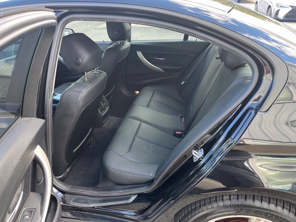 Used 2015 BMW 320i Sedan RWD image 9