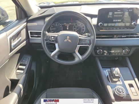 Used 2024 Mitsubishi Outlander AWD image 9