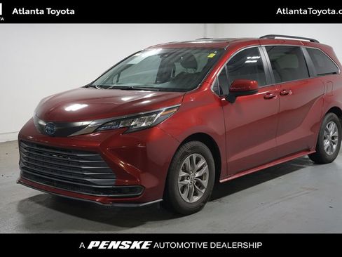 Used 2022 Toyota Sienna LE w/ LE Plus Package FWD image 1