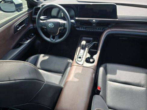 Used 2024 Toyota Crown AWD/4WD image 16