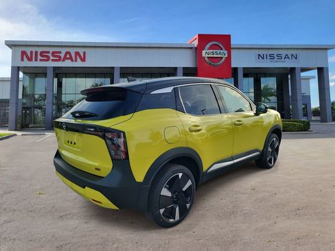 New 2026 Nissan Kicks SR image 2