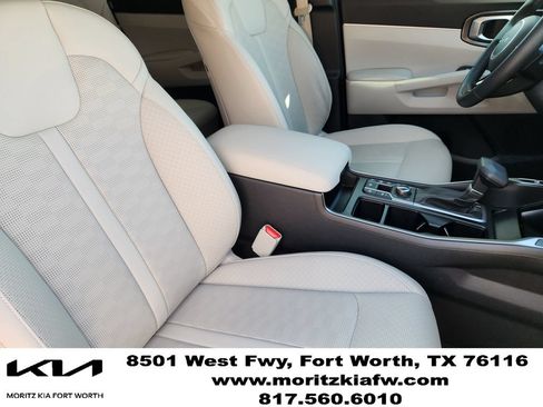 Used 2025 Kia Sorento S AWD/4WD image 10