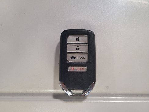 Used 2018 Honda Accord LX image 32