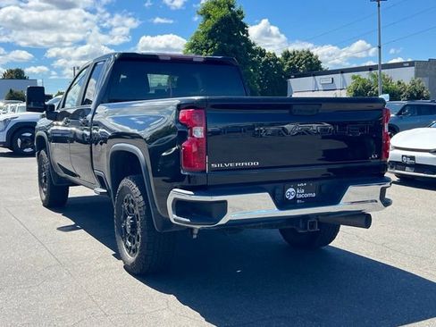 Used 2021 Chevrolet Silverado 2500 LT w/ Convenience Package AWD/4WD image 9