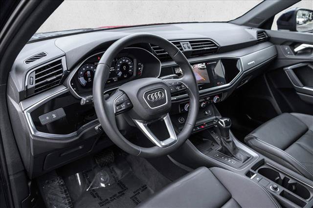 Certified 2025 Audi Q3 2.0T Premium w/ Convenience Package AWD/4WD image 10