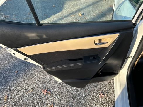 Used 2019 Toyota Corolla LE image 22