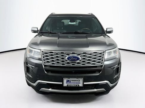 Used 2018 Ford Explorer Platinum AWD/4WD image 2