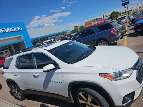 Used 2019 Chevrolet Traverse LT w/ LT Premium Package AWD/4WD image 2