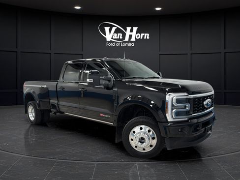 Used 2025 Ford F450 Platinum w/ FX4 Off-Road Package AWD/4WD image 1