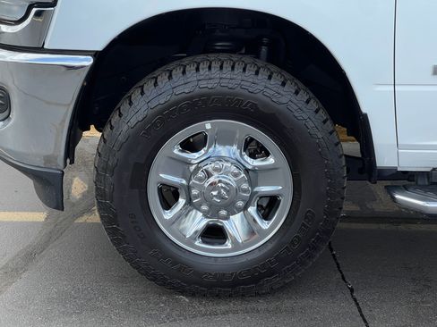 Used 2020 RAM 2500 Big Horn AWD/4WD image 32