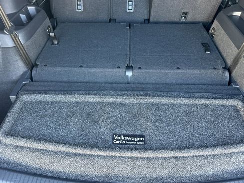 Certified 2022 Volkswagen Tiguan SE R-Line image 16