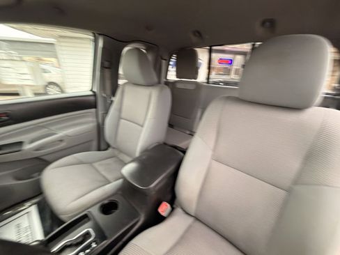 Used 2015 Toyota Tacoma 4x4 Access Cab V6 image 15