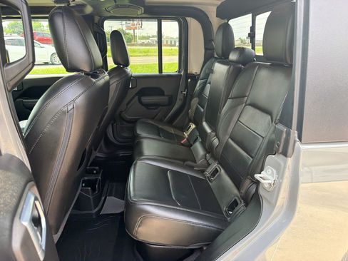 Used 2022 Jeep Gladiator Sport AWD/4WD image 15