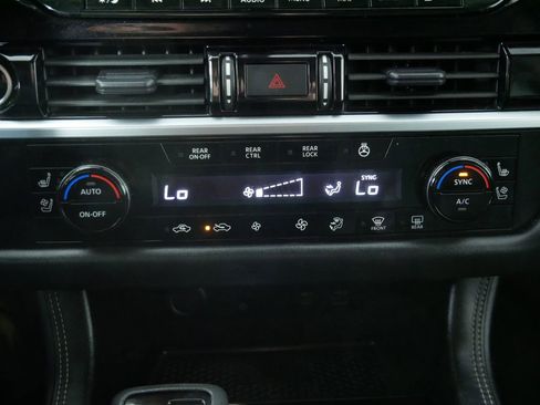 Used 2023 Nissan Pathfinder Platinum w/ Cargo Package AWD/4WD image 30