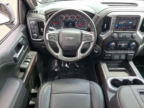Used 2020 Chevrolet Silverado 1500 LT Trail Boss AWD/4WD image 11