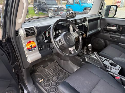 Used 2007 Toyota FJ Cruiser 4WD image 12