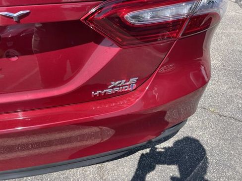 Used 2020 Toyota Camry XLE FWD image 5