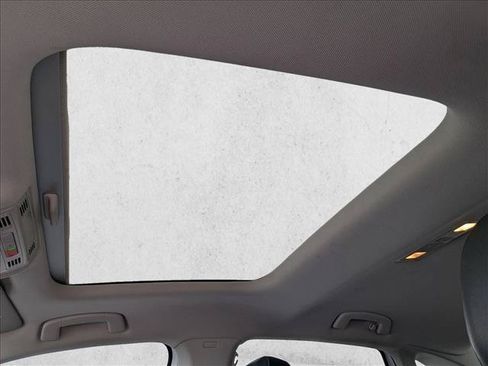 Used 2023 Volkswagen Jetta SE w/ Panoramic Sunroof Package FWD image 15