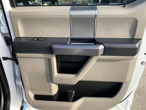 Used 2022 Ford F350 XLT w/ XLT Premium Package image 15