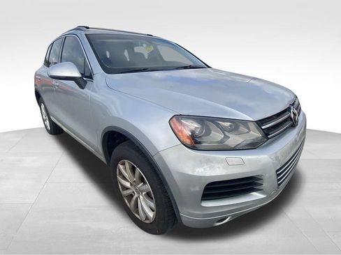 Used 2011 Volkswagen Touareg Sport AWD/4WD image 14